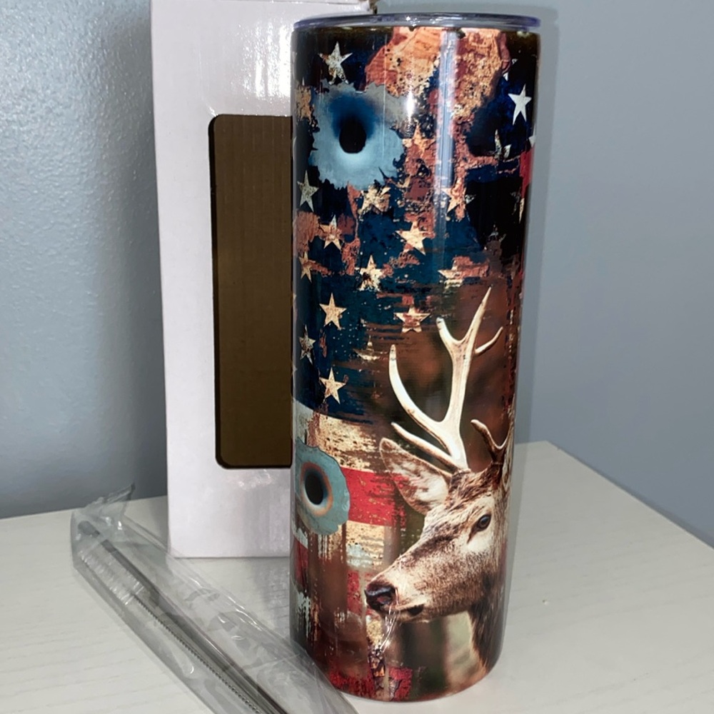 Deer bullet holes 20oz Tumbler new w box and stainless steel reusable straw